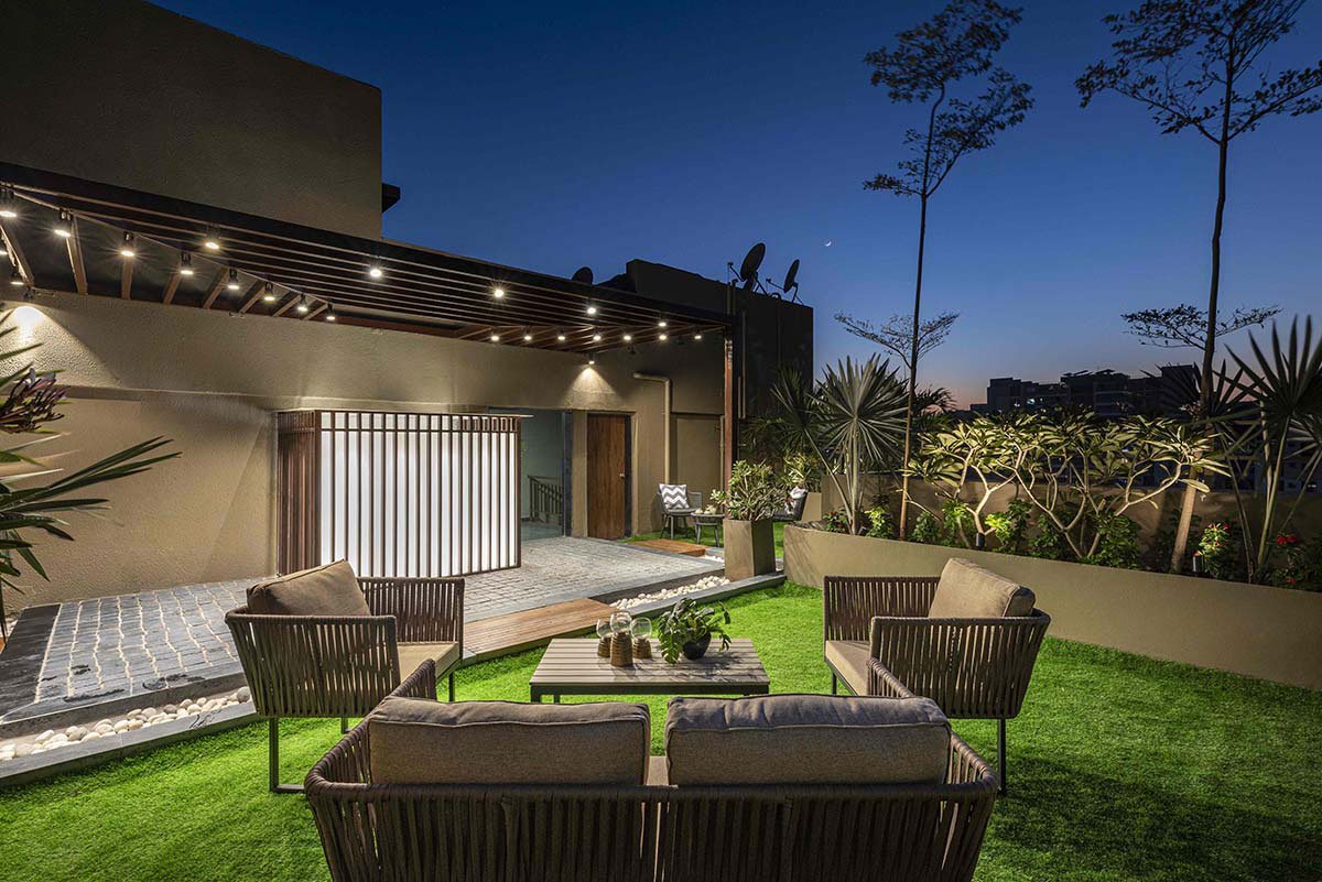 The Brick Storeys | DhyeyChag Architects