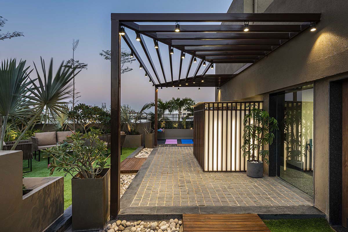 The Brick Storeys | DhyeyChag Architects