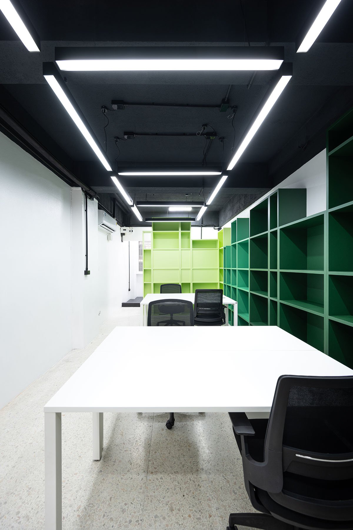 Chokchairuammit Office | Archimontage Design Fields Sophisticated
