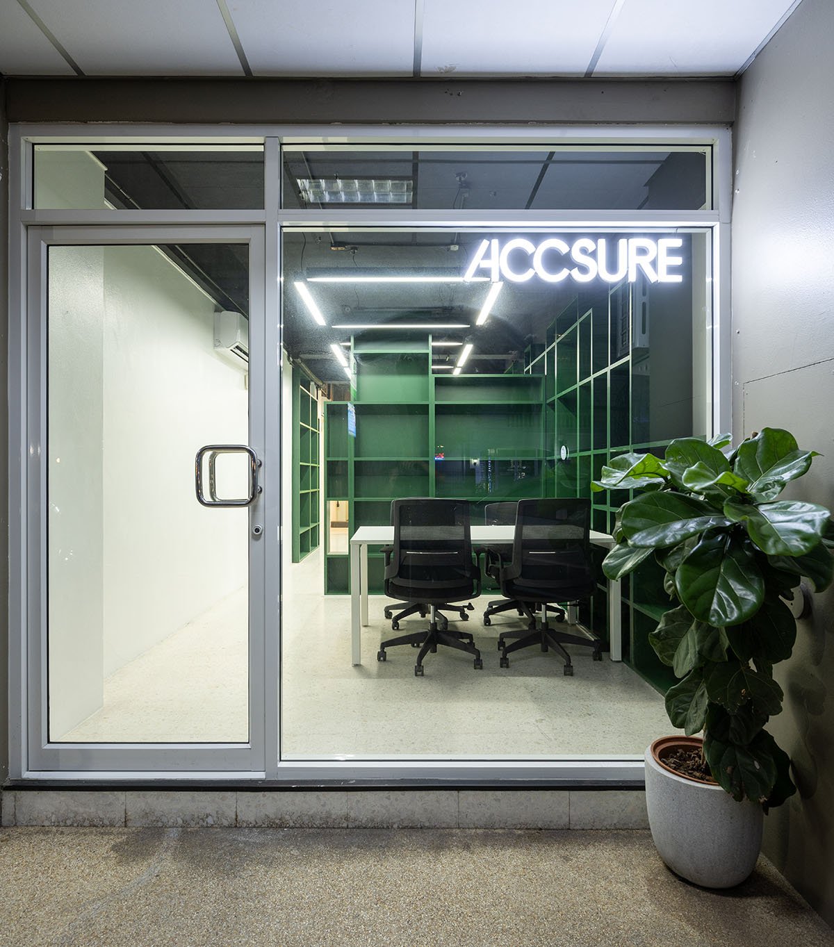 Chokchairuammit Office | Archimontage Design Fields Sophisticated