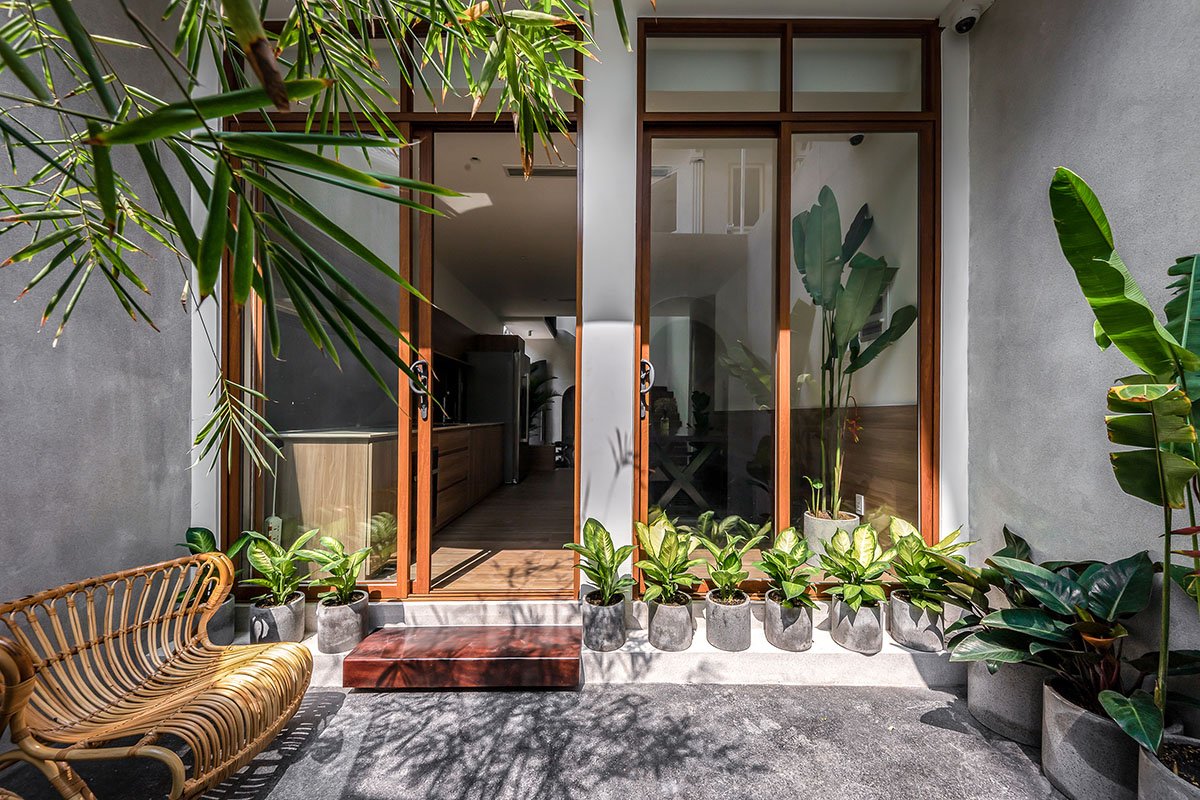 Alone House | Story Architecture
