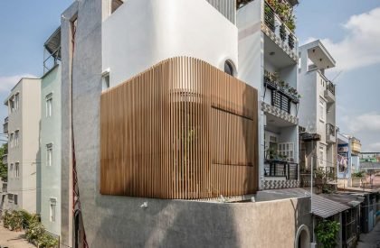 Alone House | Story Architecture