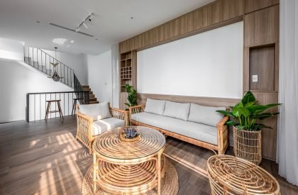 Alone House | Story Architecture