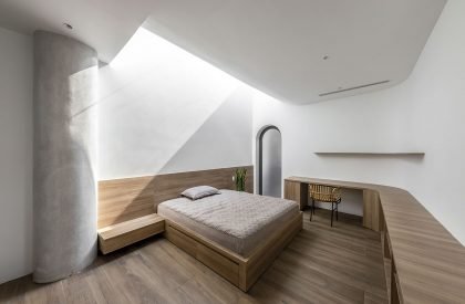 Alone House | Story Architecture