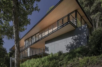 PR House | Triangular