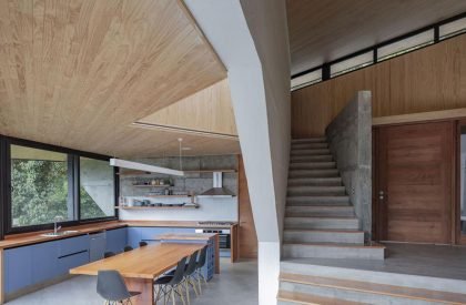 PR House | Triangular