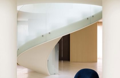Zhejiang Private Penthouse | YuQiang & Partners+EK Design