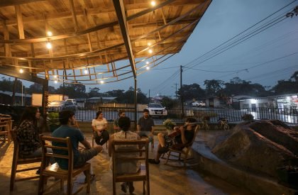 Ficus Alto- Outdoor Art Platform | Natura Futura Arquitectura