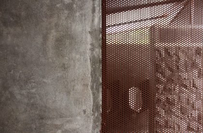 Toilet in a Courtyard | RC Architects