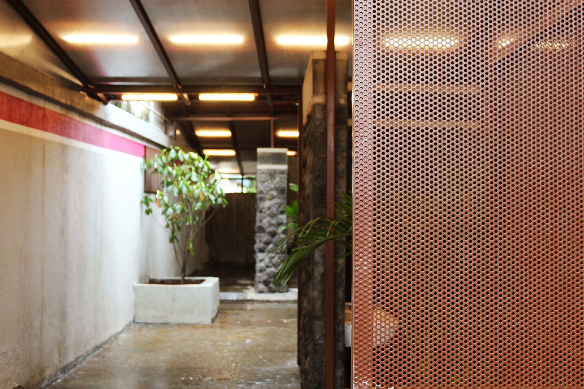 Toilet in a Courtyard | RC Architects