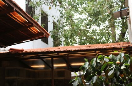Toilet in a Courtyard | RC Architects