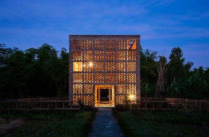 Terra Cotta Studio | Tropical Space