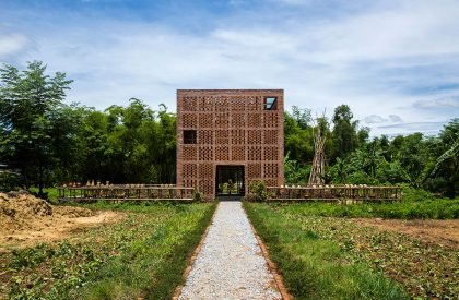 Terra Cotta Studio | Tropical Space
