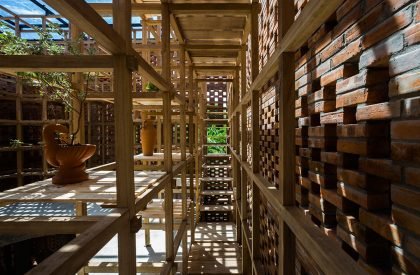 Terra Cotta Studio | Tropical Space