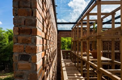 Terra Cotta Studio | Tropical Space