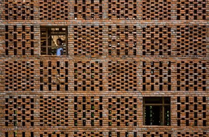Terra Cotta Studio | Tropical Space