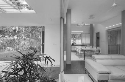 The Floating Parasol House | LIJO.RENY.architects