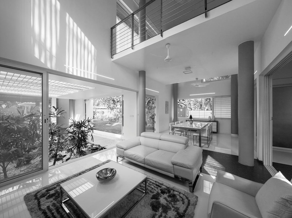 The Floating Parasol House | LIJO.RENY.architects