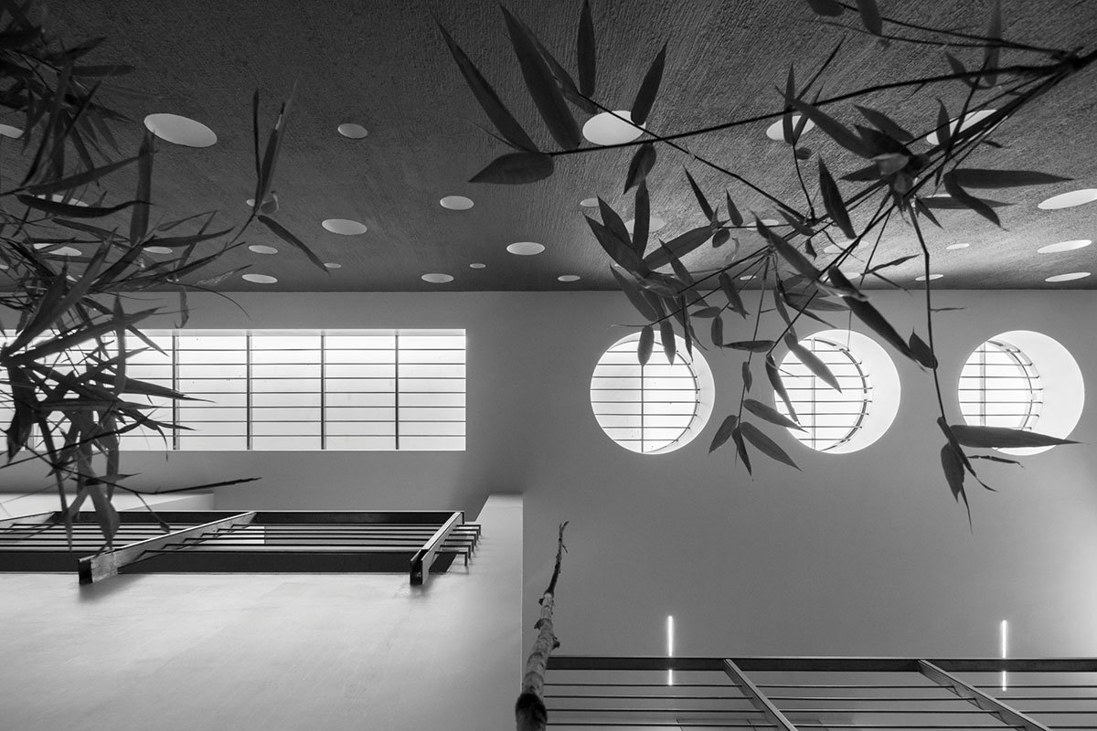 The Floating Parasol House | LIJO.RENY.architects