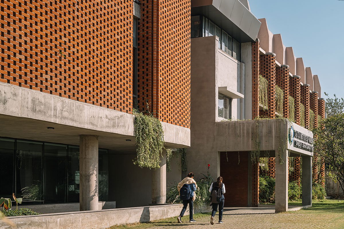 Nursing College Ashaktashram | Neogenesis+Studi0261