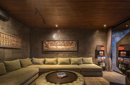 Alpha House | Alexis Dornier
