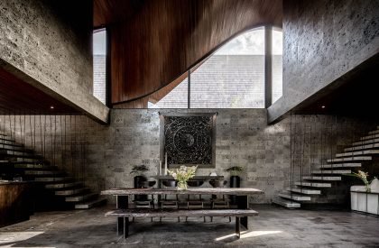 Alpha House | Alexis Dornier