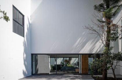 E House | Lucio Muniain et al