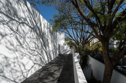 E House | Lucio Muniain et al