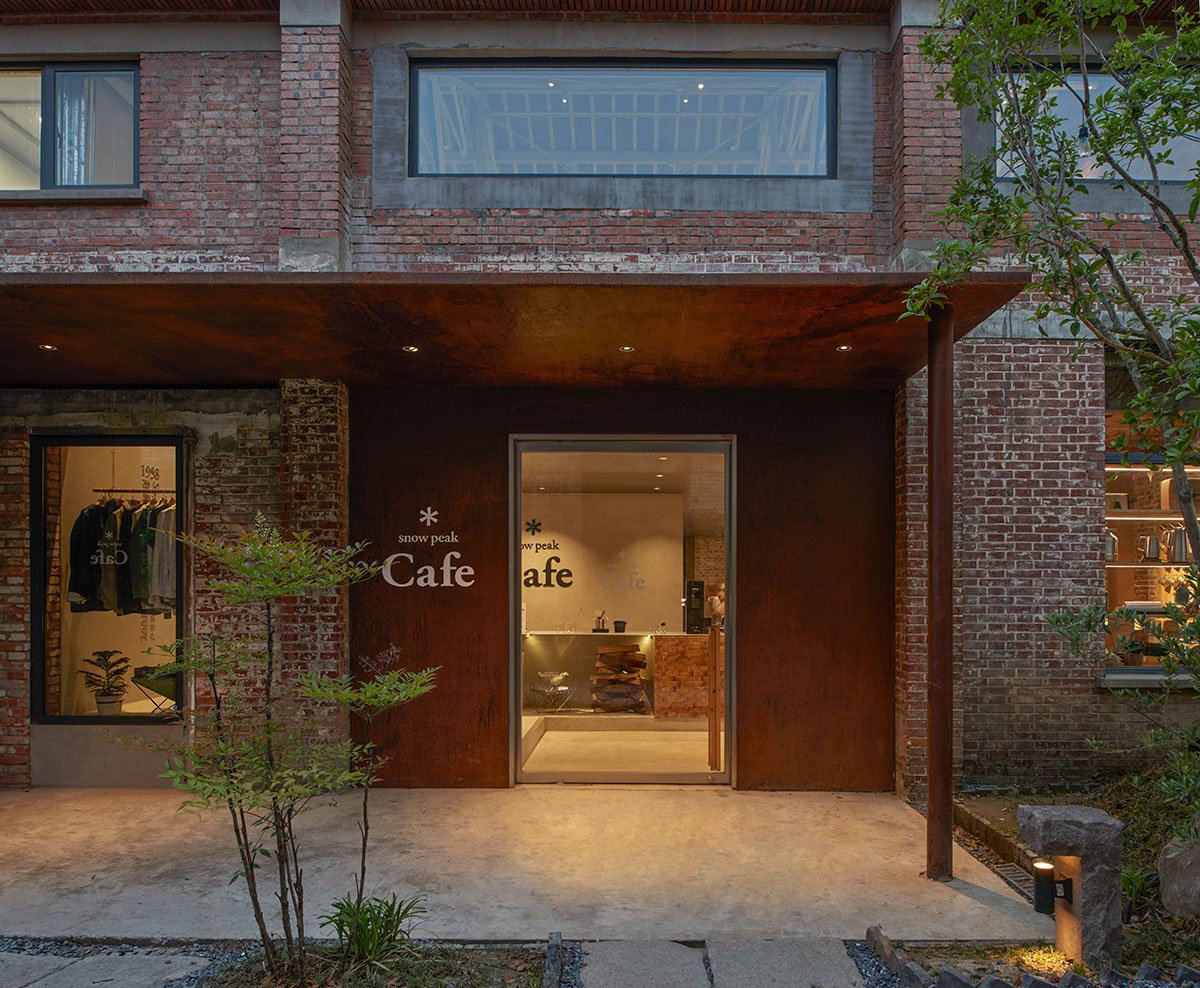 Snow Peak Cafe, MATRO Luxury Centre | KiKi ARCHi