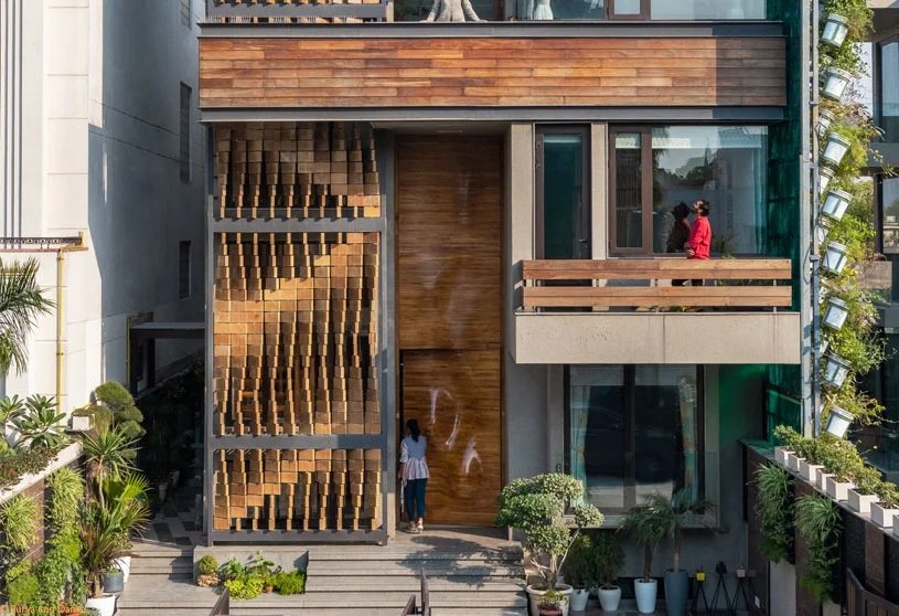 The Dancing Bricks House | Andblack Studio