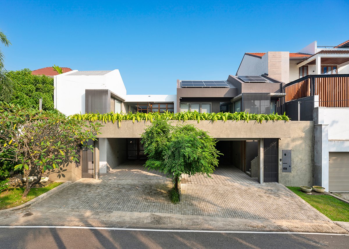 Tropical Town House | ICONCAST Chartered Architects