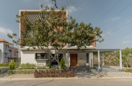 House 40 | Between Spaces