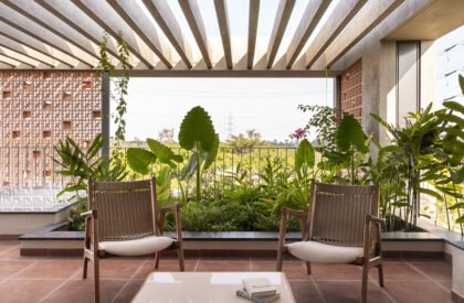 House 40 | Between Spaces