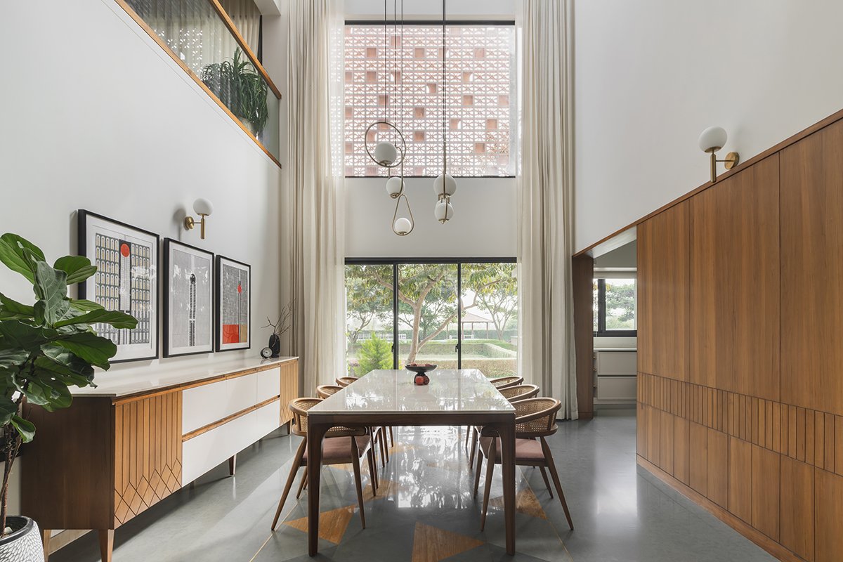 House 40 | Between Spaces