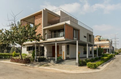 House 40 | Between Spaces