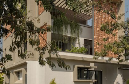 House 40 | Between Spaces