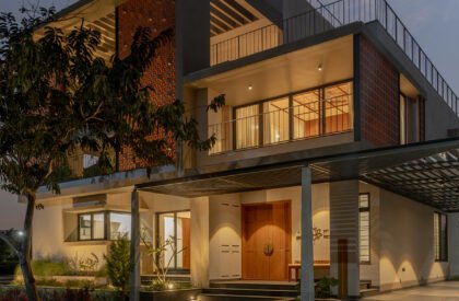 House 40 | Between Spaces