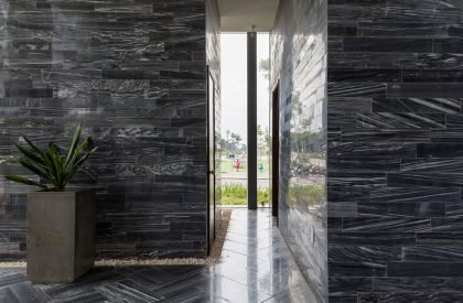 Fly Box | ARO studio