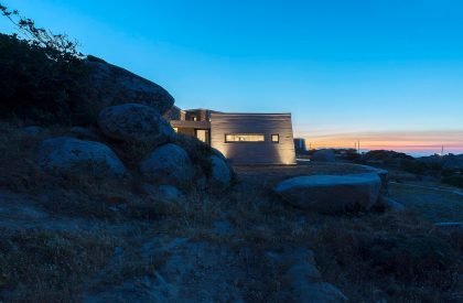 A House Between The Rocks | Aristides Dallas Architects