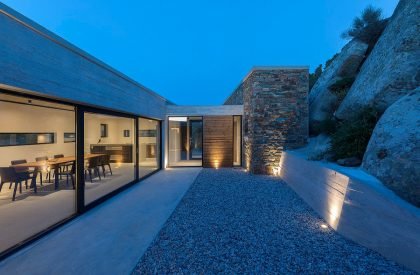 A House Between The Rocks | Aristides Dallas Architects