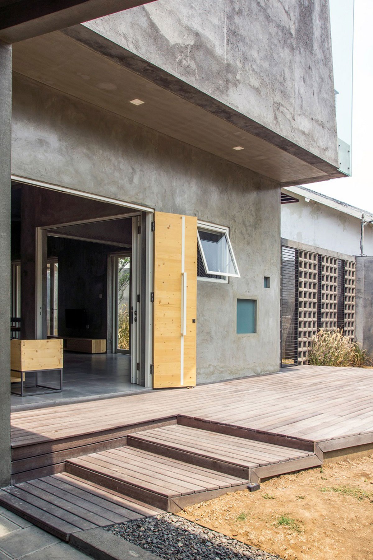 Miring House | Andyrahman Architect