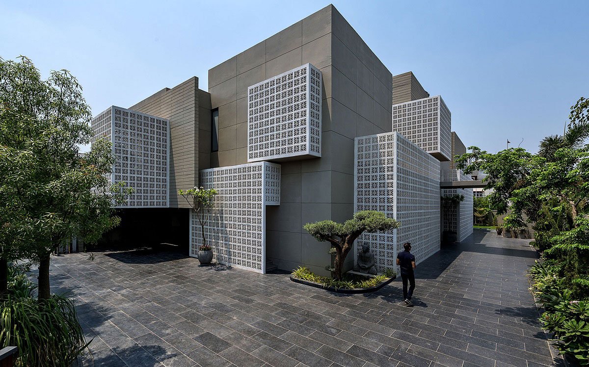 18 Screens | Nina & Sanjay Puri Architects