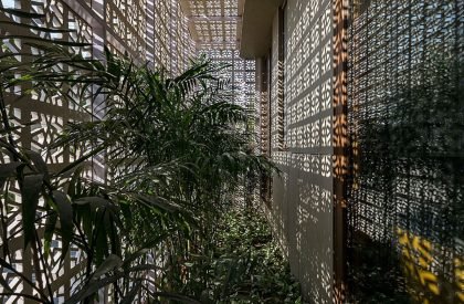 18 Screens | Nina & Sanjay Puri Architects