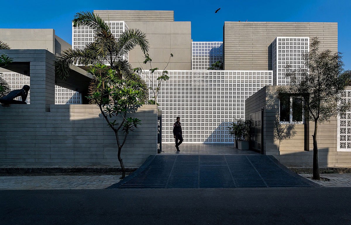 18 Screens | Nina & Sanjay Puri Architects