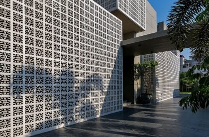 18 Screens | Nina & Sanjay Puri Architects