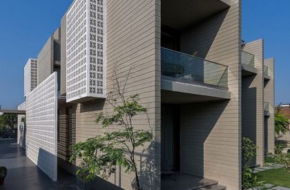 18 Screens | Nina & Sanjay Puri Architects