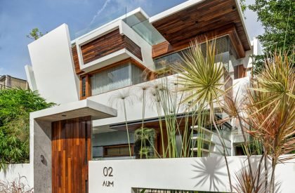 Floating Walls | Crest Architects