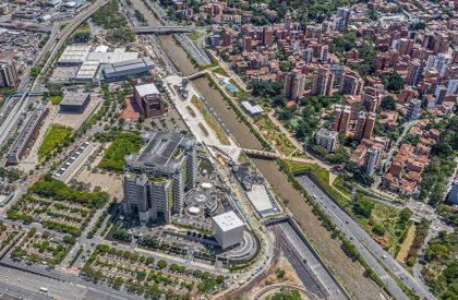 Parques del Rio Medellín (Medellin river park) | Cauce Arquitectura del Paisaje + Juan David Hoyos