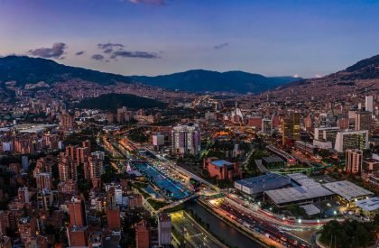 Parques del Rio Medellín (Medellin river park) | Cauce Arquitectura del Paisaje + Juan David Hoyos