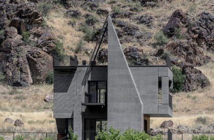Gray Villa | White Cube Atelier